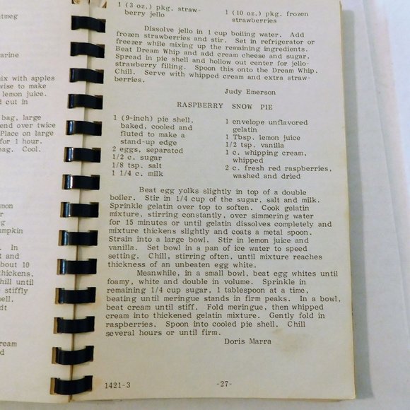 Our Favorite Recipes Cookbook Lutheran Womens Guild Milwaukie 1983 Spiral - Picture 9 of 11